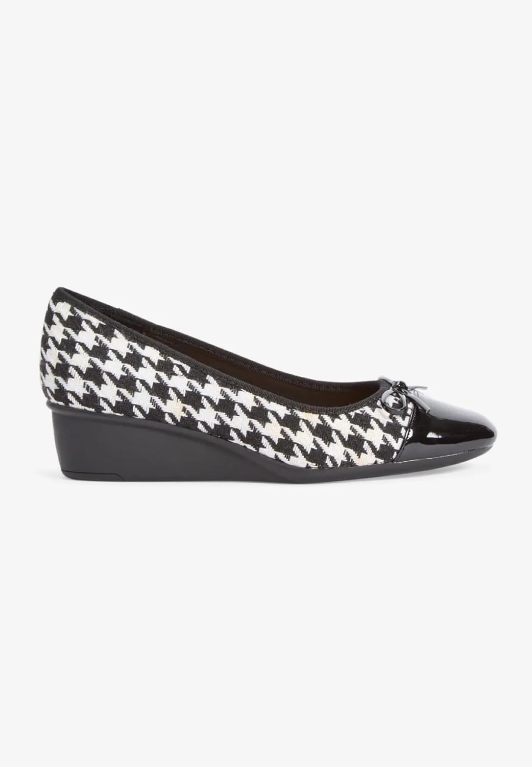 Comfortview Women's Wide Width The Jade Flat