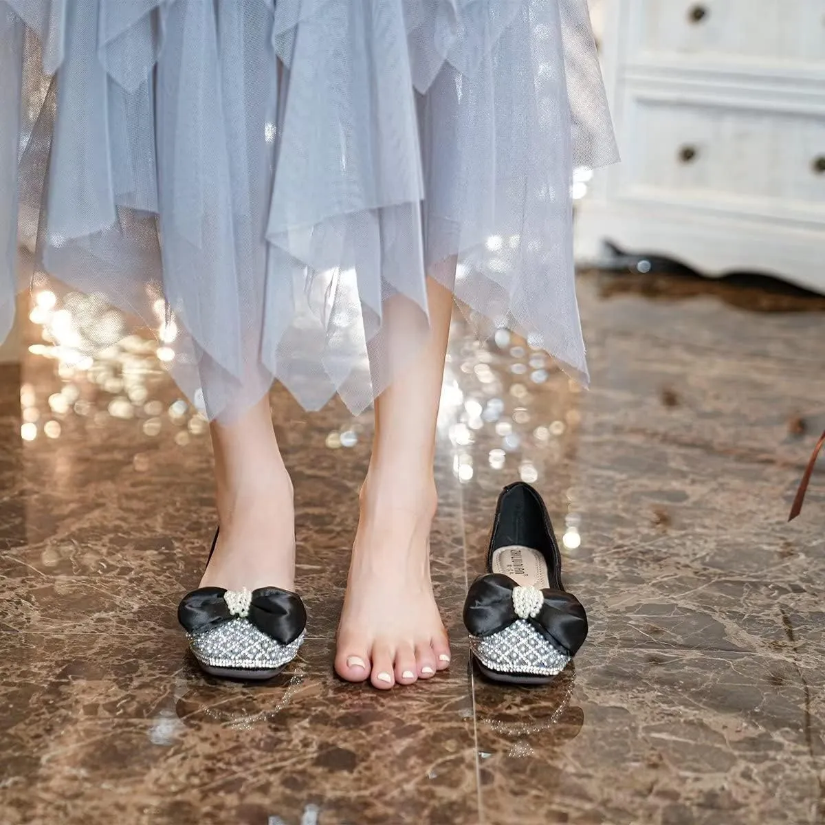 Hee grand Women Square Toe Crystals Shoes Glittering Rhinestone Wedding Dress Shoes Fashion Bridesmaid Shoes