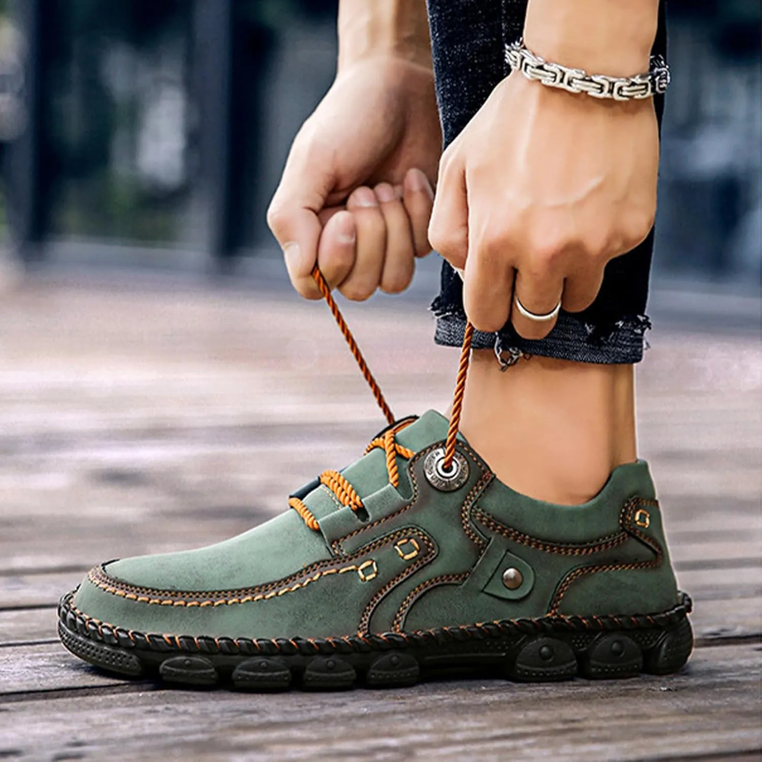 Men's Vintage Leather Casual Hiking Shoes Hand-Stitched Lace-Up Non-Slip Waterproof Sneakers Fashionable Comfortable Walking Driving Shoes