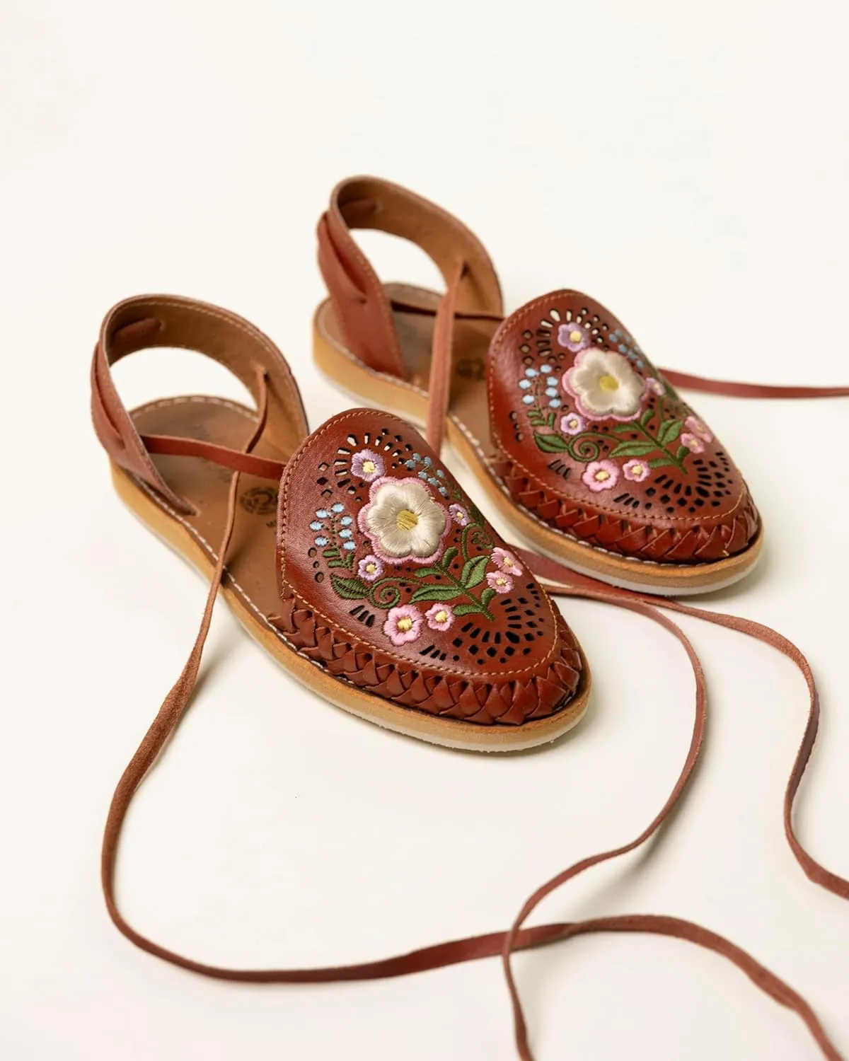 Mexico en la Piel Handcrafted Leather Huarache Sandals for Women - Roman Lace-Up Design, Crepe Sole, Floral Embroidery, Lightweight and Breathable, Available in Natural, Shedron, and White