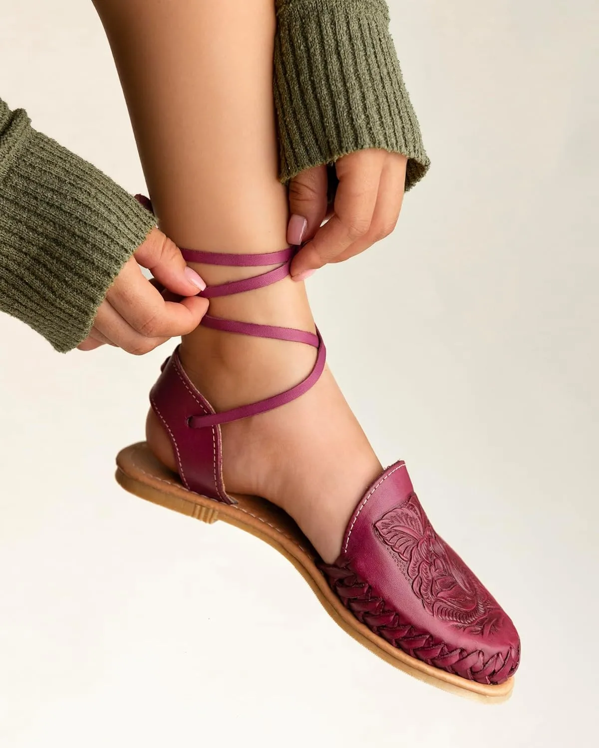 Mexico en la Piel Handmade Leather Flat Sandals for Women - Available in Purple Roman Style and Blue Buckle Style, Floral Die-Cut Design, Comfortable and Casual