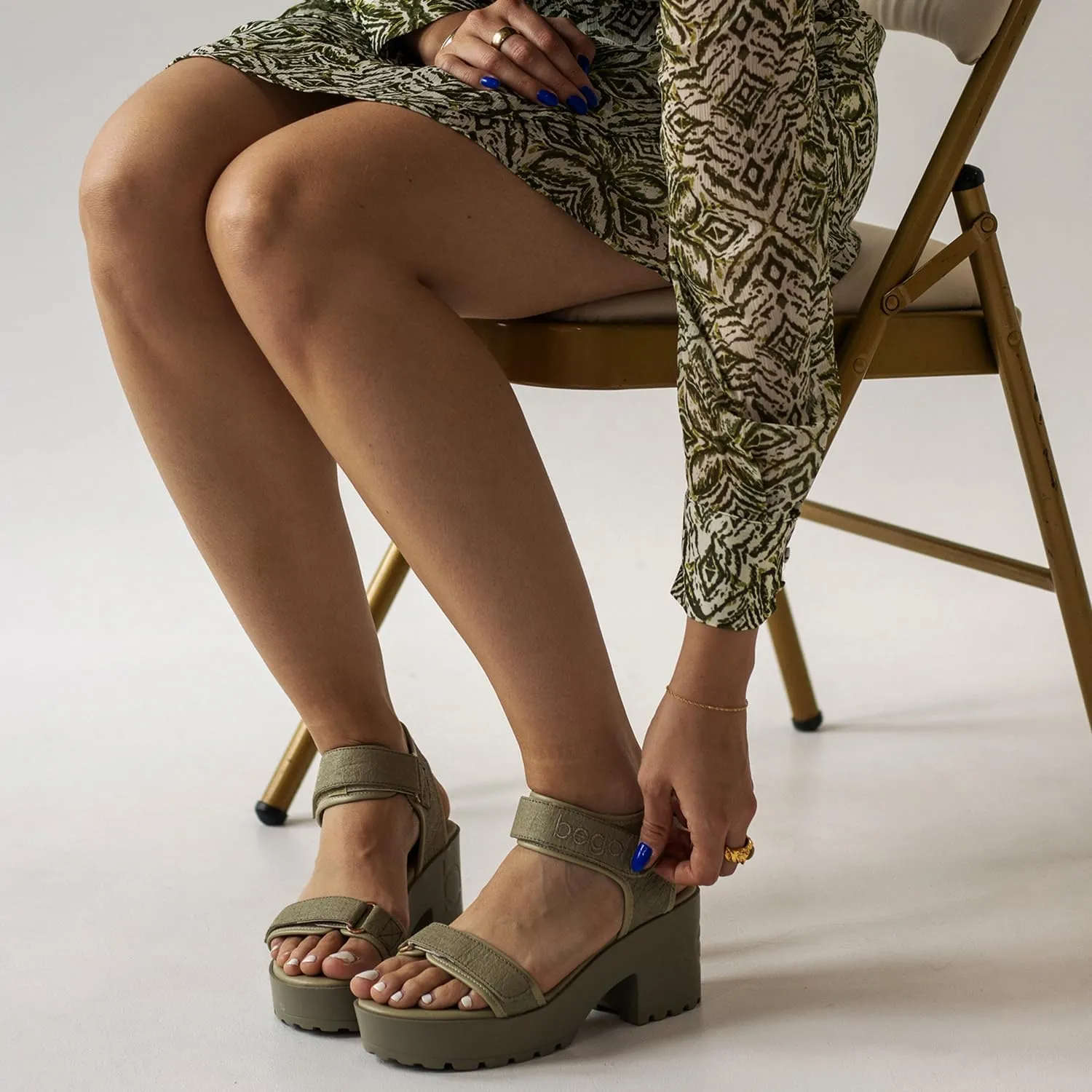 Pineapple Leather Heels for Women Open Toe Lug Sole Platform Fashion Block Heel Sandals for Vegan