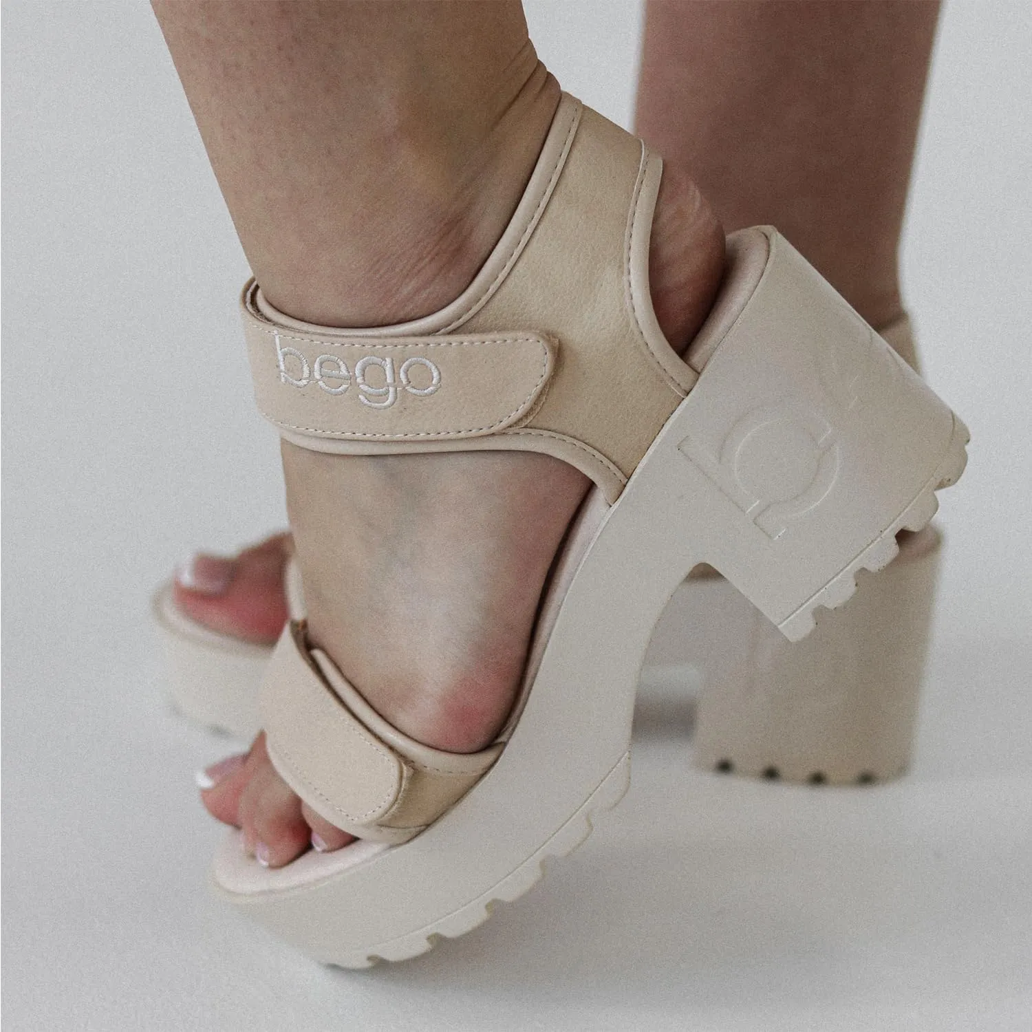 Pineapple Leather Heels for Women Open Toe Lug Sole Platform Fashion Block Heel Sandals for Vegan