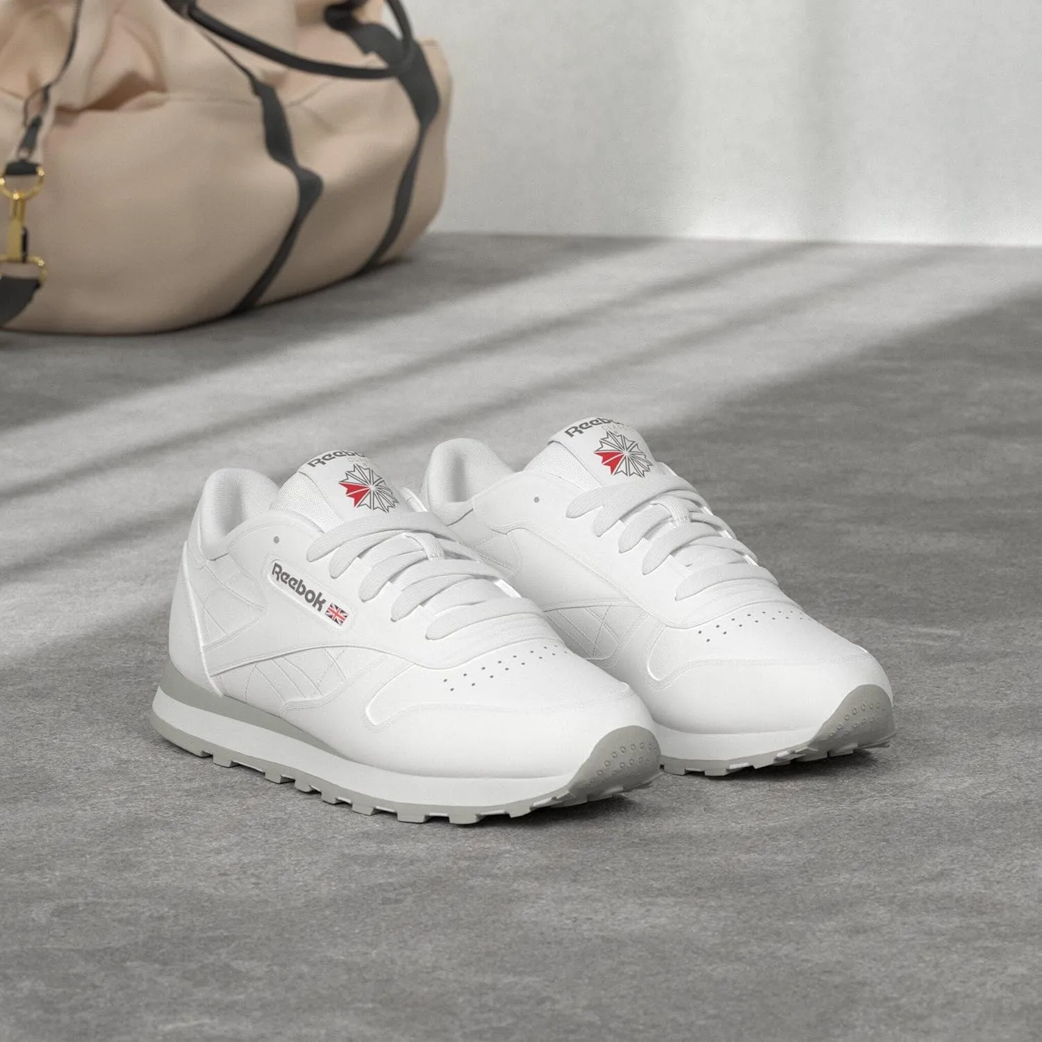 Reebok Unisex-Adult Classic Leather Sneaker