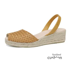 Trenza Low Jute Wedge Espadrilles in Honey