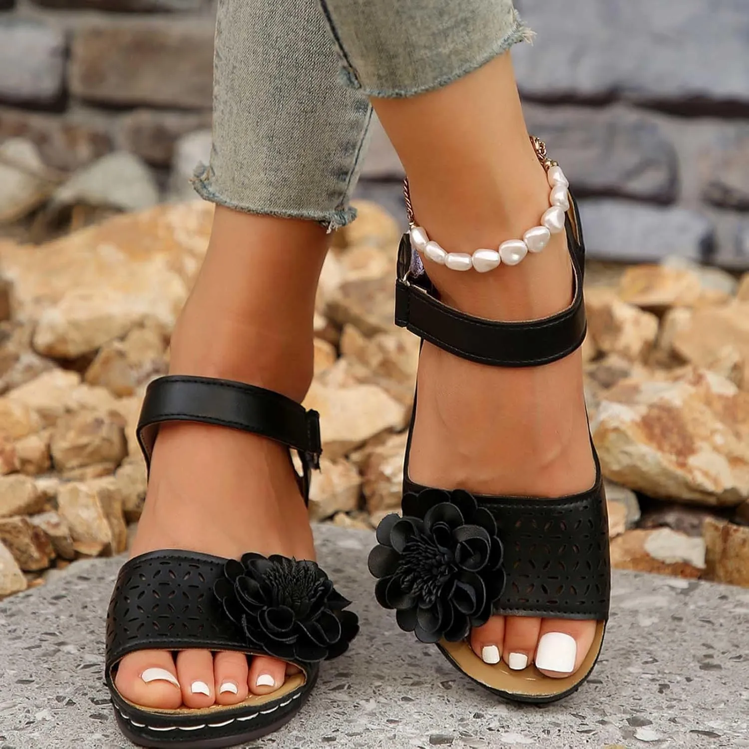 Women Flat Sandals 2024 Fashion Flatform Ankle Buckle Criss Cross Band Straps Sandals Shoes