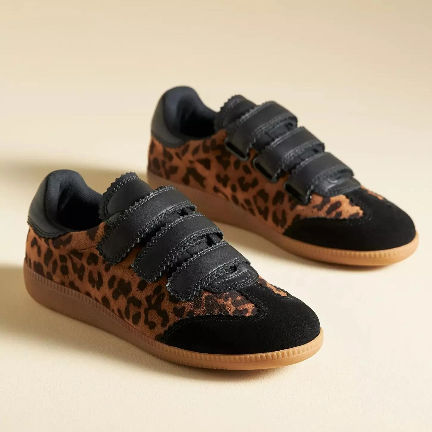 Women's Low Top Retro Sneakers Hook and Loop Closure Lightweight Casual Shoes