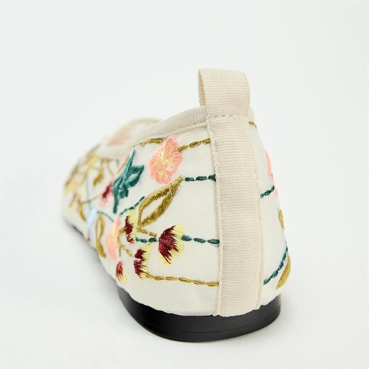 Women's Mesh Ballet Flats Embroidered Floral Mary Jane Flats Casual Comfortable Round Toe Ballerina Shoes